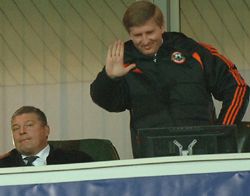 Ахметов здасть стадіон до літа 2008 року