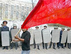 Милиция в Бишкеке перешла на сторону оппозиции