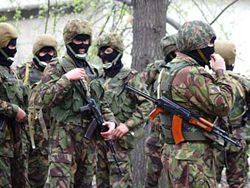 Демонстрантов в Бишкеке разгоняют газом и шумовыми гранатами