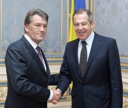 Ющенко і Лавров говорили про Гоголя, Довженка, кордони і стратегію