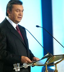 Янукович подякував міліції за достойну відповідь злочинцям