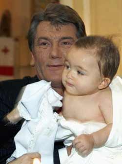 Ющенко стал крестным отцом (фоторепортаж)