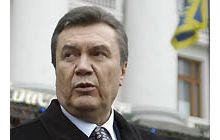 Янукович призвал министров слезть с чемоданов