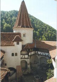 Земляки Дракули хочуть купити його замок (фото)