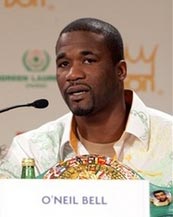 Чемпион мира по боксу бросился с топором на спарринг-партнера (фото)