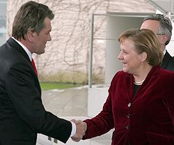 Ющенко домовився з Меркель про Януковича і Мороза