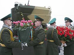 Ющенко принимает участие в панихиде по погибшим воинам