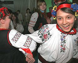 Этно-диско «Вечорниці», организованные Олегом Скрипкой Этно-диско «Вечорниці», организованные Олегом Скрипкой
