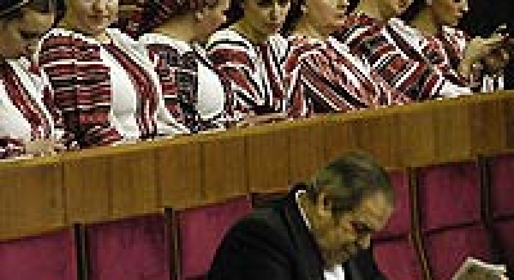 Чому депутати не давали заспівати гімн України (фоторепортаж)