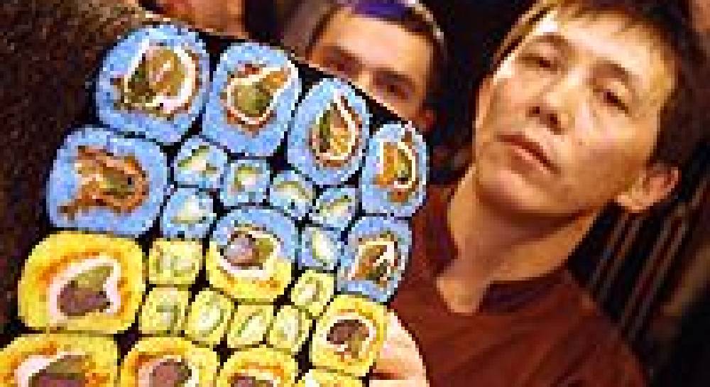 Самое большое суши в Украине совмещало сало и тунец