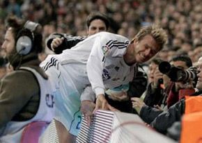 Бекхем врізався в рекламний щит (фото)