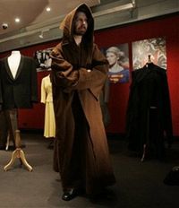 Балахон из ”Звездных войн” продали за 105 тысяч долларов (фото)