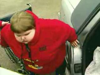 У США мати розгодувала 7-річну дочку до 222 кілограмів (фото)