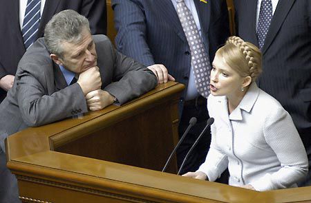 Регионал Болдырев не мог оторвать глаз от Тимошенко даже во время ее выступления