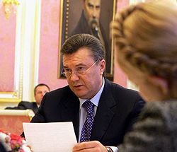 Віктор Янукович та Юлія Тимошенко беруть участь у зустрічі з Президентом України. Київ, 19 березня