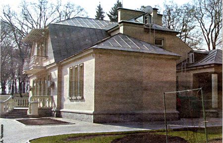 Дом Виктора Януковича в селе Новые Петровцы, что в 10 километрах от Вышгорода