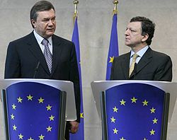 Віктор Янукович та Жозе Мануель Баррозу 