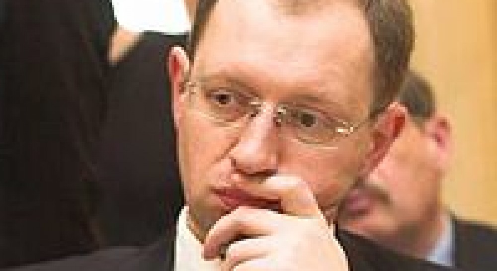 Яценюк: пусть россияне думают о себе, мы - о себе