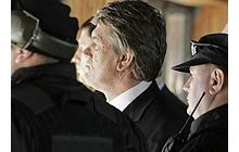 Спецназ влаштував для Ющенка справжню війну (фоторепортаж)
