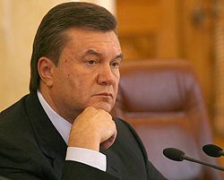 Віктор Янукович дає прес-конференцію для українських та іноземних ЗМІ. Київ, 5 квітня 
