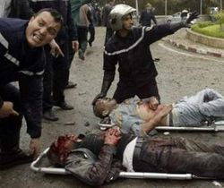 Троє смертників Аль-Каєди підірвалися в Алжирі