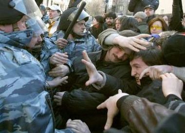 Антипутінські виступи в Москві суворо придушено