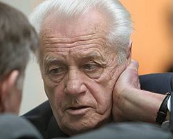 Степан Хмара бере участь у міжпартійному з’їзді виборчого блоку «Рух - Українська правиця». Київ, 16 квітня