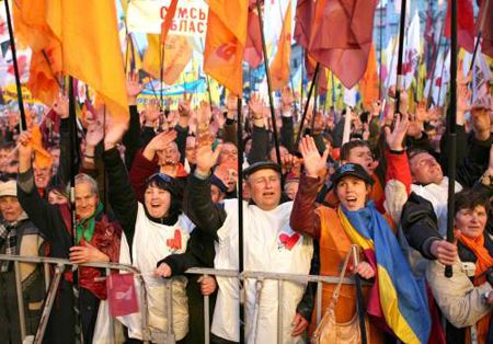 На митинге объединенной оппозиции на Европейской Площади в Киеве, 20 апреля 2007 года