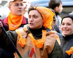 Сторонники партии «Наша Украина» пикетируют Генеральную прокуратуру. Киев, 23 апреля