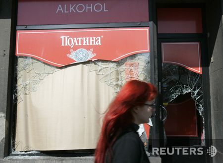 У Таллінні мародери грабують магазини (фоторепортаж)