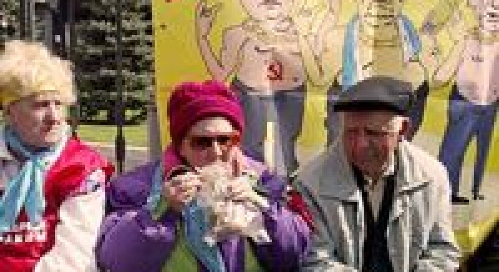 Возле Конституционного Суда открылся филиал Майдана