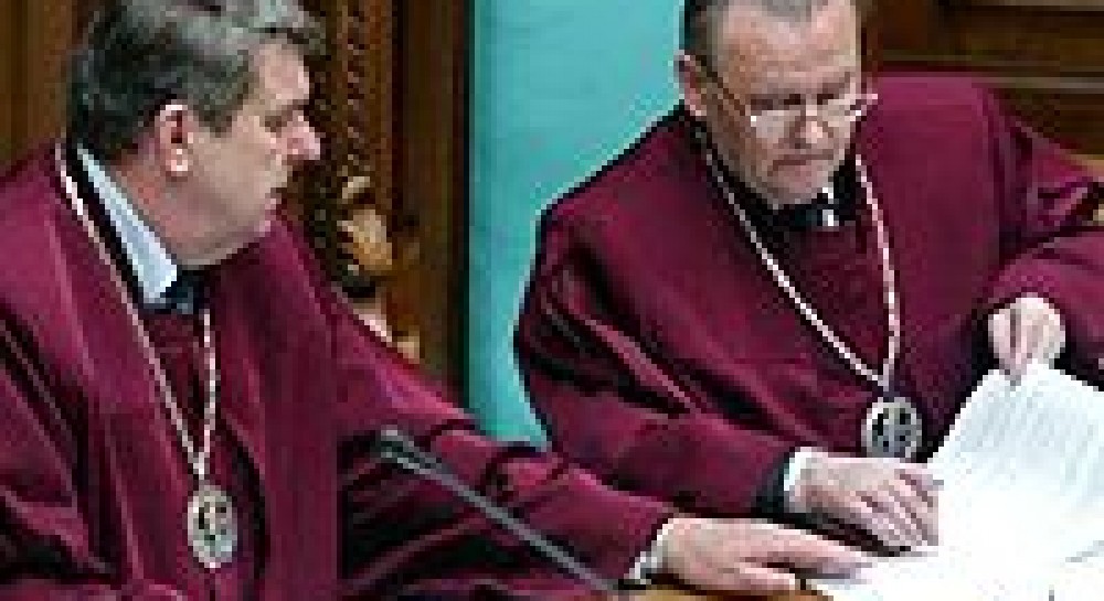 Конституційний суд: одноразовий чи постійно діючий?