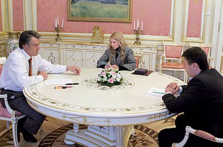 Розпочалась зустріч Ющенка з Тимошенко і Кириленком