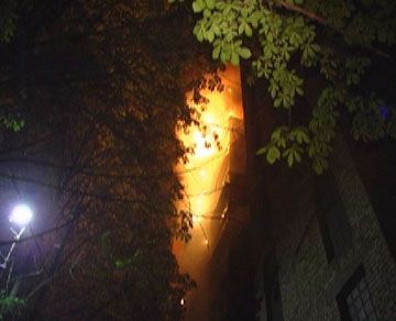 Mercedes сжег 18 балконов в центре Киева (фото)