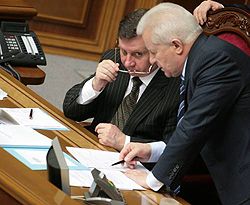 Александр Мороз и Адам Мартынюк принимают участие в пленарном заседании ВР. Киев, 8 мая