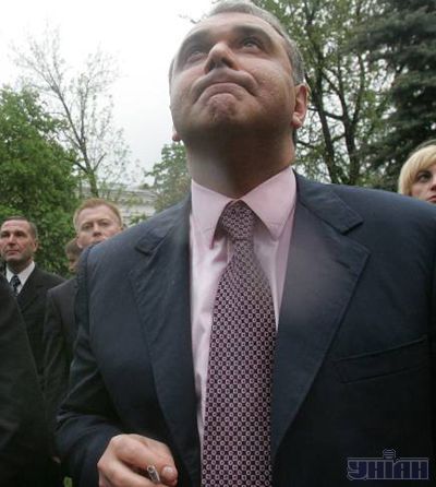 Сгорела половина офиса Давида Жвания (фоторепортаж)