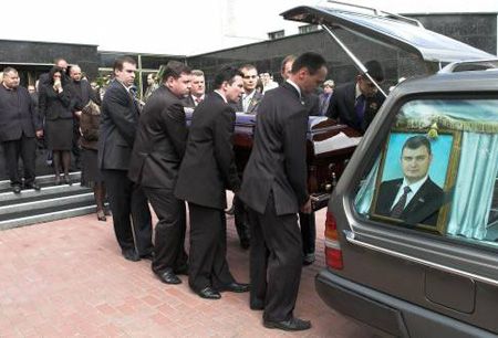 В Феофании простились с разбившимся в аварии депутатом-регионалом (добавлены фото)