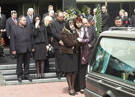 В Феофании простились с разбившимся в аварии депутатом-регионалом (добавлены фото)