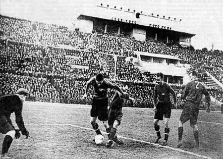 1950 год. Матч ЦДКА - ”Спартак”. В воротах Виктор Чанов.