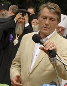 Ющенко і Янукович на освяченні місця Кафедрального собору (9 фото)