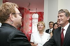 До Елтона Джона прийшли Ющенко і Кучма (фото)