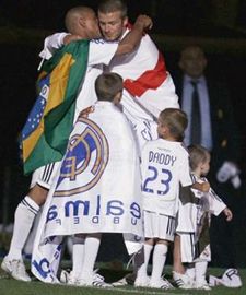 Бекxэм и Роберто Карлос прощаются с ”Реалом” (фото)