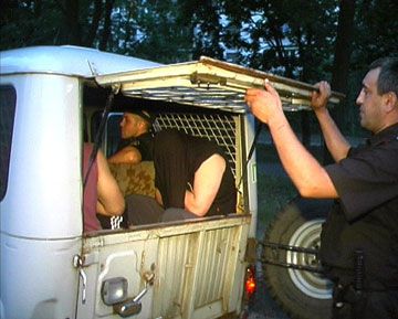 Киевляне опять устраивают побоища из-за застроек (фоторепортаж)