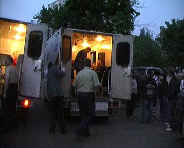 Киевляне опять устраивают побоища из-за застроек (фоторепортаж)