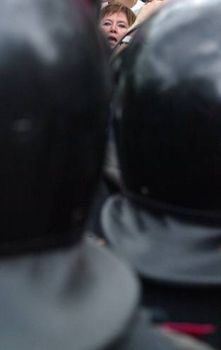 Марш-протест активістів Прогресивної соціалістичної партії України проти святкування 100-річчя Головнокомандувача УПА Романа Шухевича в Києві, 30 червня 2007 р.