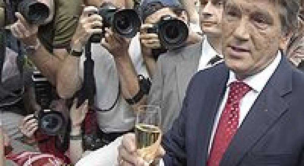 Журналистов угощали Секретариатом Президента (фоторепортаж)