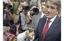 Журналистов угощали Секретариатом Президента (фоторепортаж)