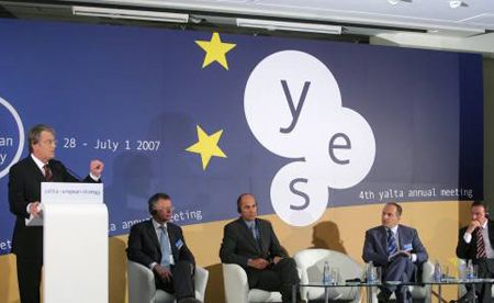 Участие Ющенко в саммите ограничилось приветственной речью