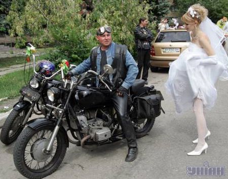 07.07.07 Україна пережила весільний бум (фоторепортаж)