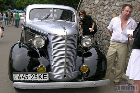 700 доларів – оболонка, 10 тисяч доларів – устаткування